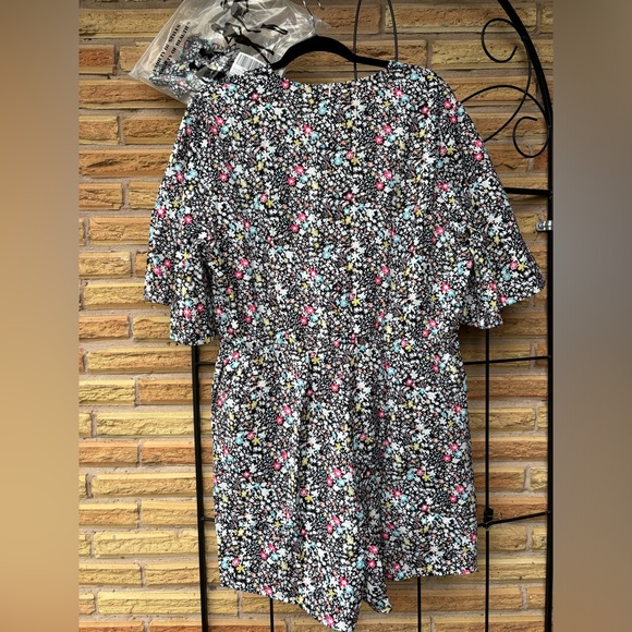Women's Summer Romper Floral Print V Neck Jumpsuits NWT - Picture 3 of 3
